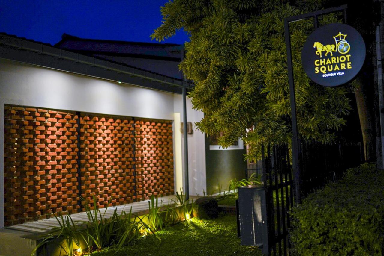 Chariot Square Hotel Kandy Exterior photo